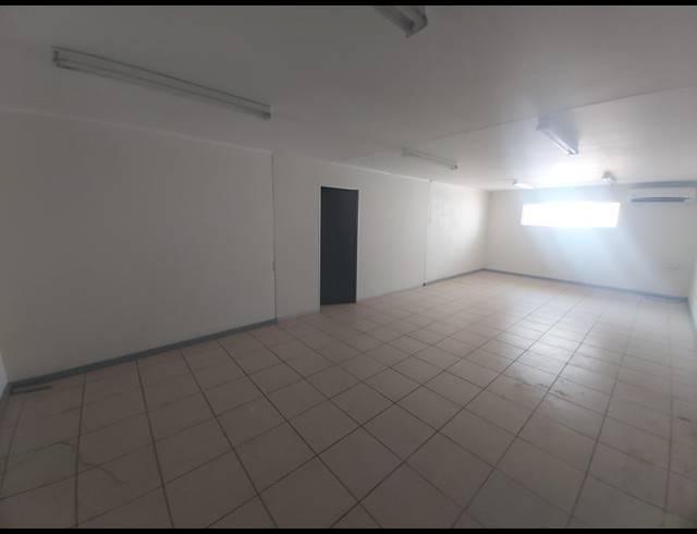 205M² WAREHOUSE RENTED IN WYNBERG